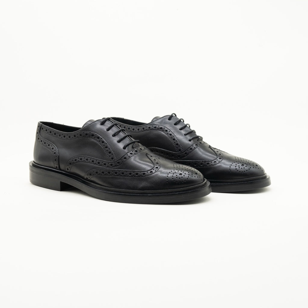 Modern men's college moccasin