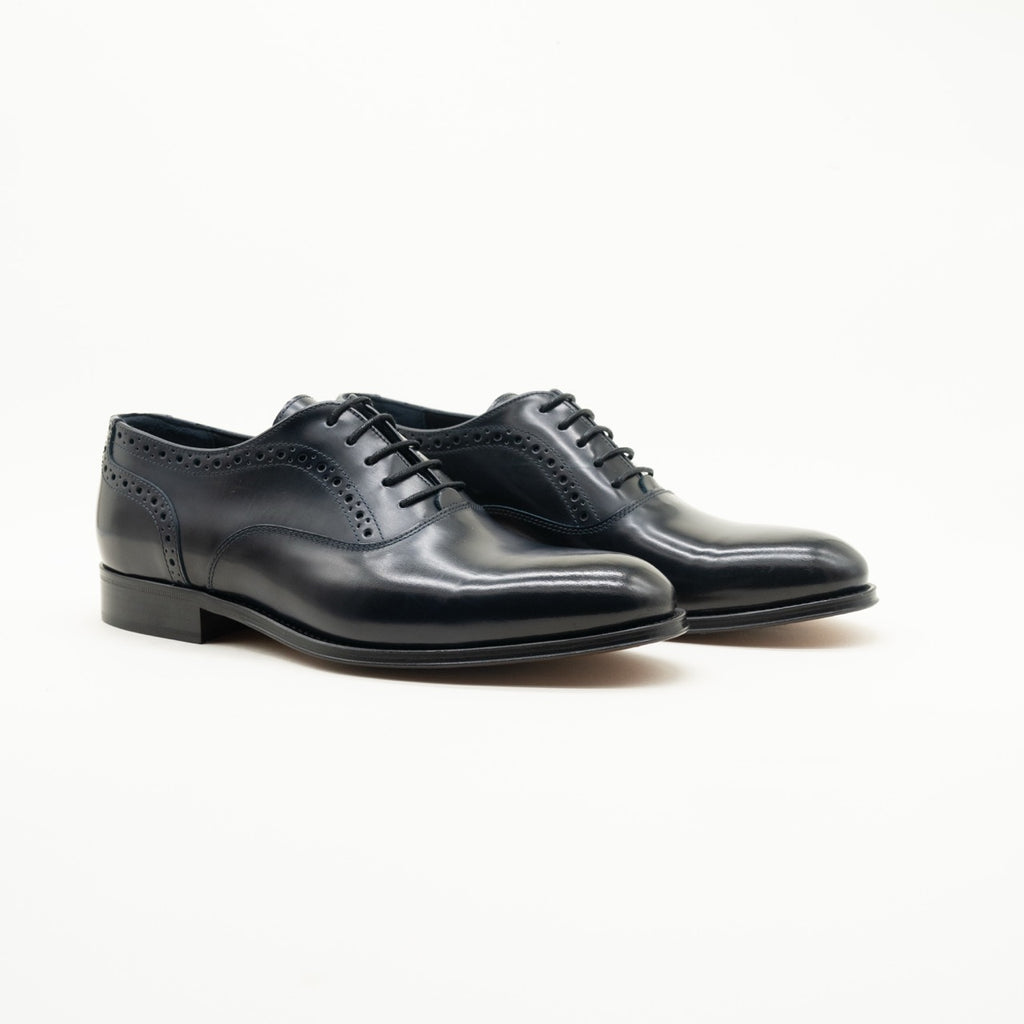Modern men's college moccasin