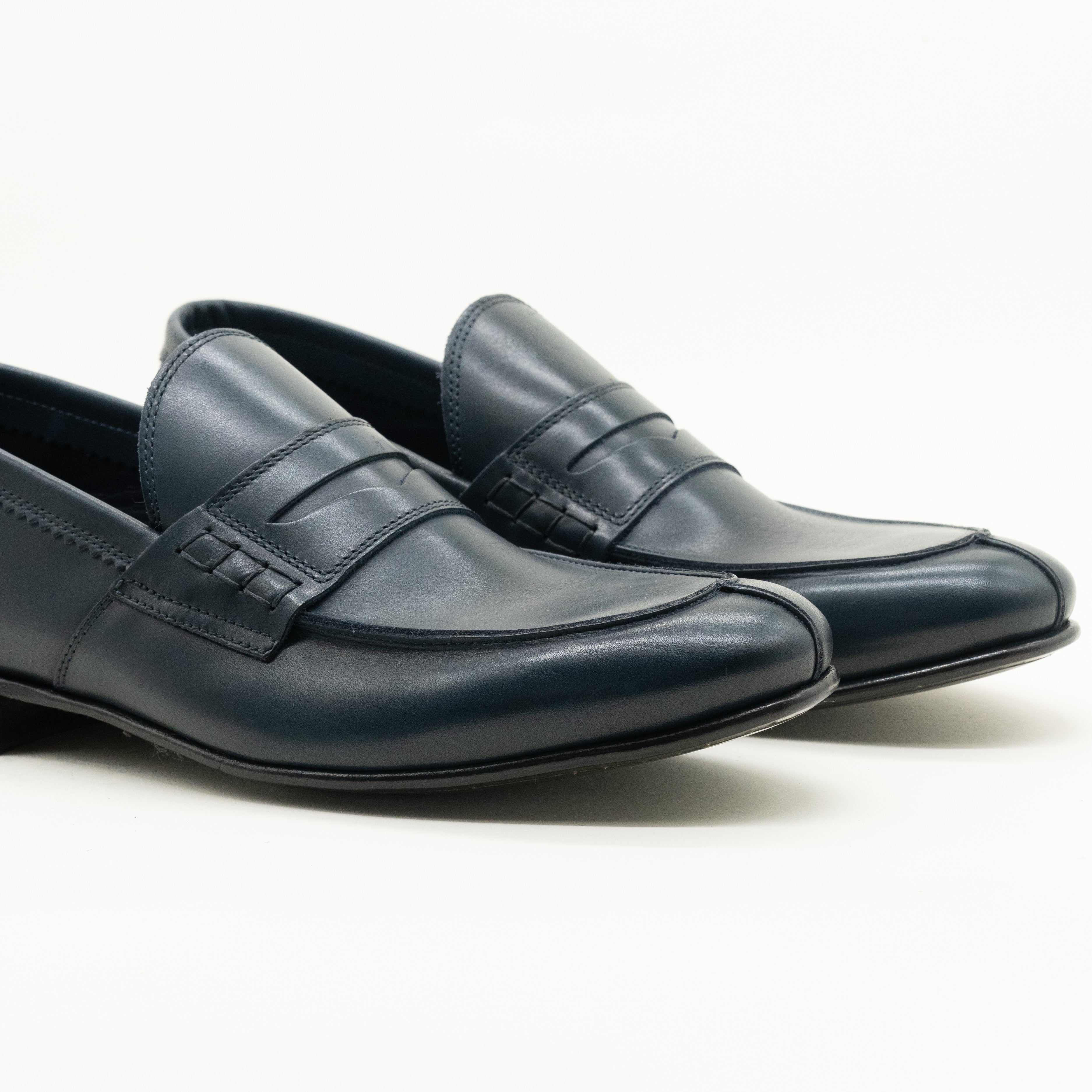Mocassino Cambridge in Vitello Blu Spazzolato – Suola Cuoio